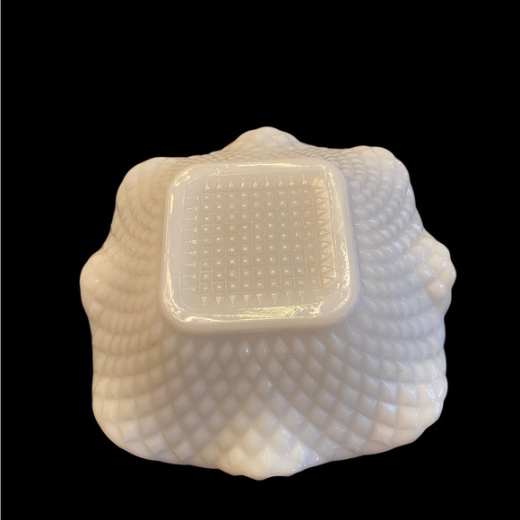Vintage Hazel Atlas Diamond Ruffled Edge Milk Glass Candy Dish - Picture 3 of 5